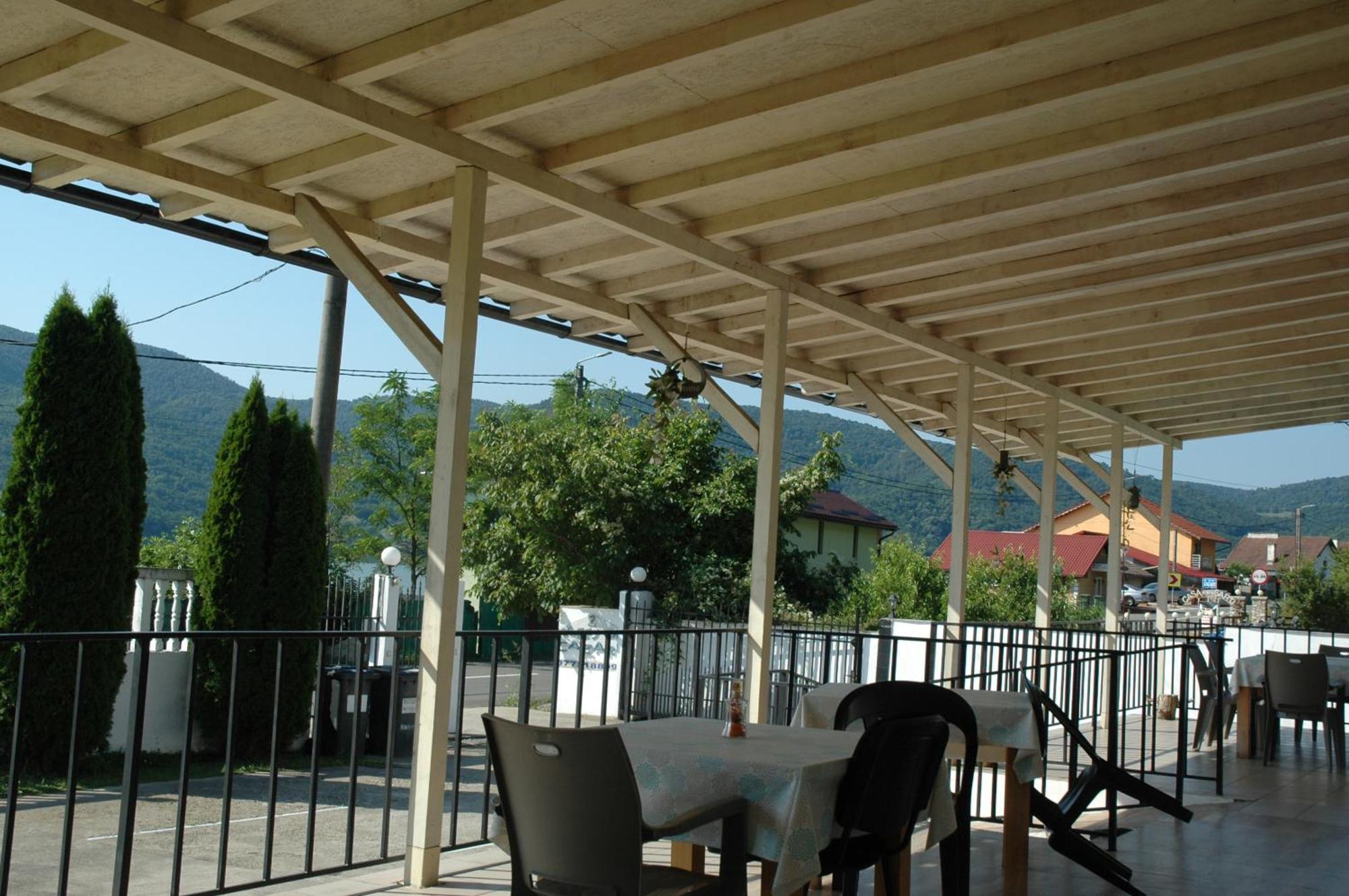 Casa Geppo - Camere De Inchiriat Ieşelniţa Extérieur photo