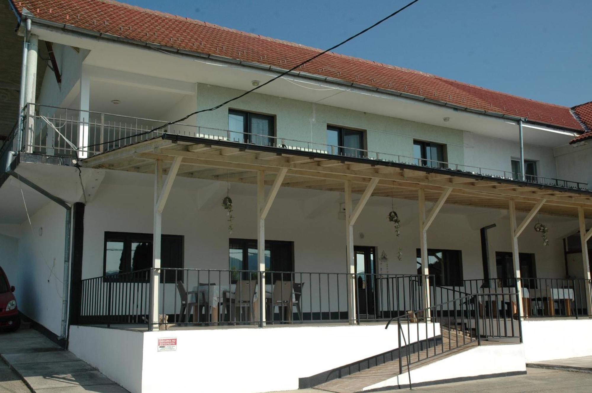 Casa Geppo - Camere De Inchiriat Ieşelniţa Extérieur photo